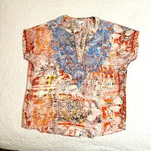 Karen Seo beautiful embroidered blouse. Size M. See measurements for info.